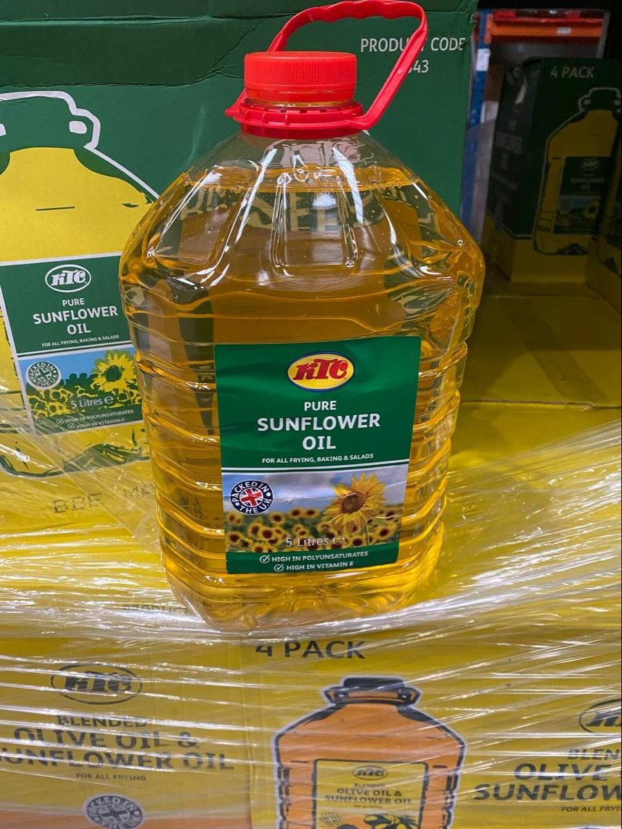 Range of edible oils: olive, sunflower, corn, peanut oil